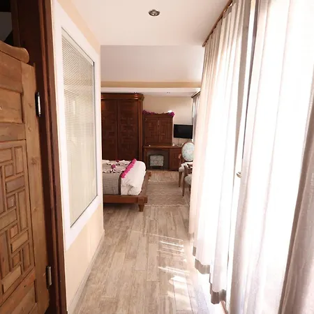 Lissiya Hotel 4*